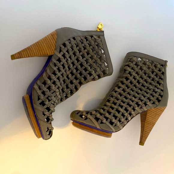 Charlie My Love Grey Booties - Picture 6 of 10